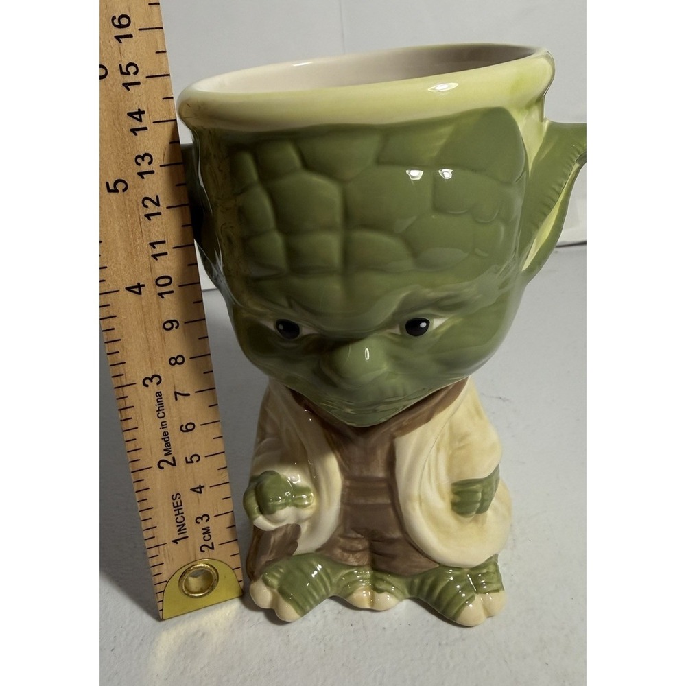 Star Wars Yoda Ceramic 3D Sculpted Mug Green Tan Glossy Jedi Master Figural Cup - Picture 2 of 9